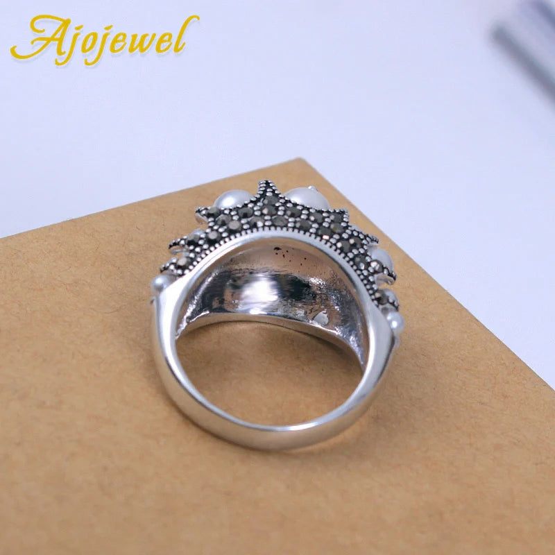 Women’s Vintage Pearl & Rhinestone Ring – Retro Jewelry
