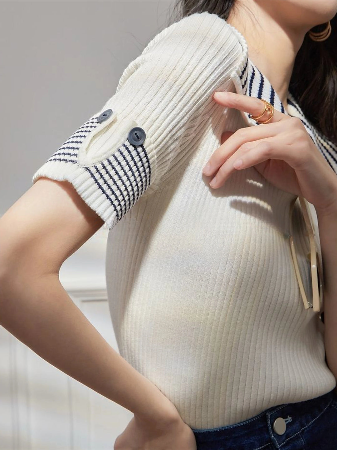 تيشيرت نسائي مخطط بياقة بولو – بلوزة قصيرة الأكمام