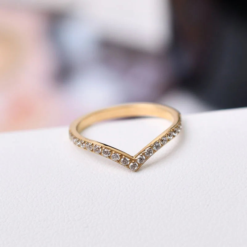 Women’s V-Shaped Crystal Fashion Ring – 2025 Jewelry