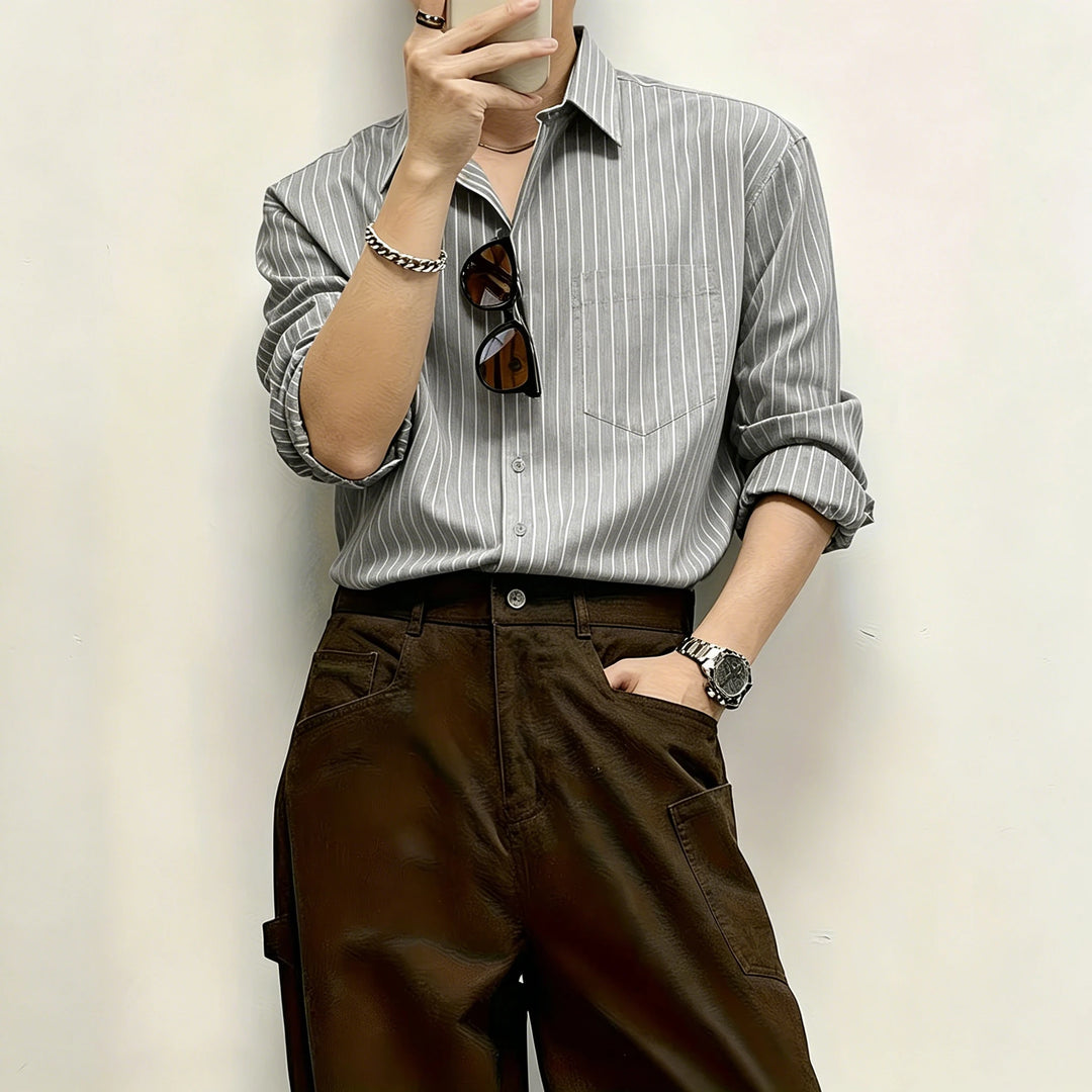Men's Long-Sleeved Shirt with Black Base and Pinstripes, Loose Fit, Slimming Design, Single Pocket, Lapel, Casual Top.