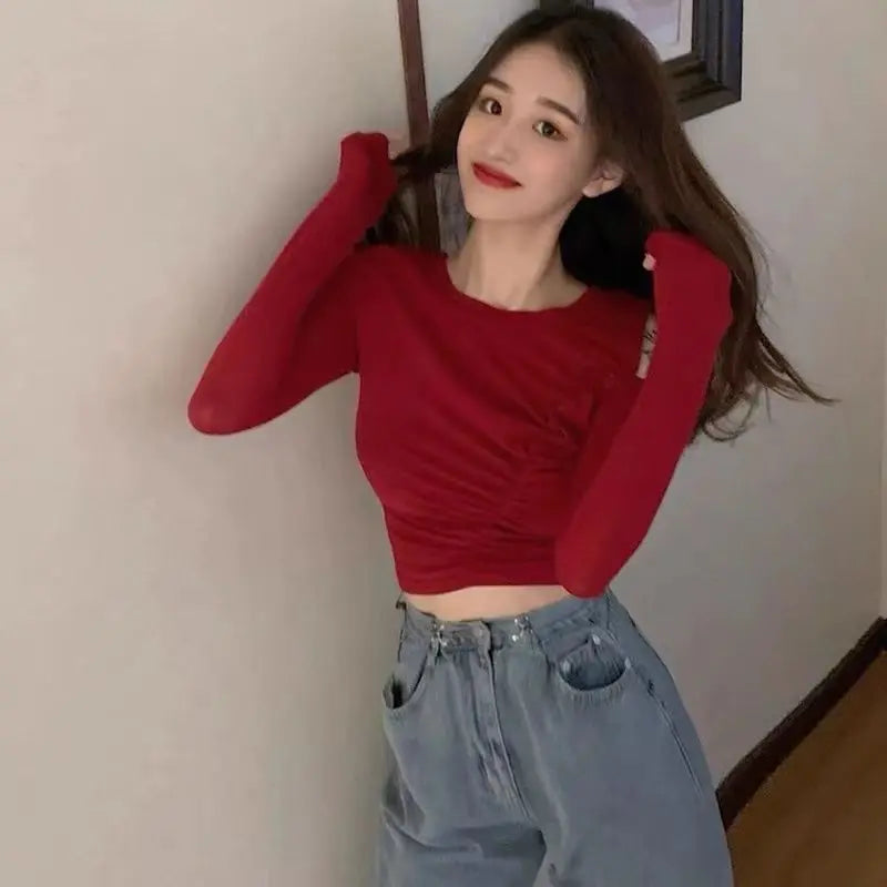 تيشيرت أسود نسائي مكشوف الكتفين