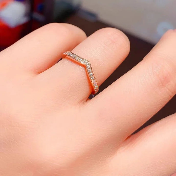 Women’s V-Shaped Crystal Fashion Ring – 2025 Jewelry