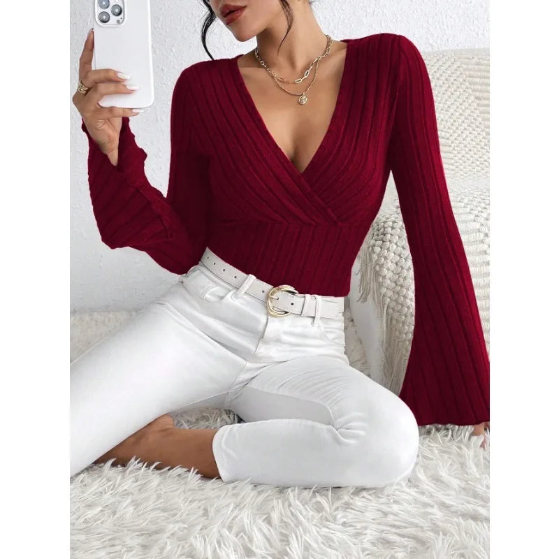 Women’s Cropped Long Sleeve Top – Casual Pullover T-Shirt