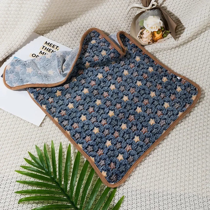 بطانية سناغل بيت™ الناعمة والمنفوشة للكلاب والقطط